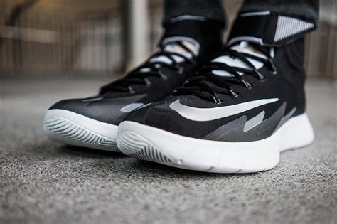 nike zoom hyperrev